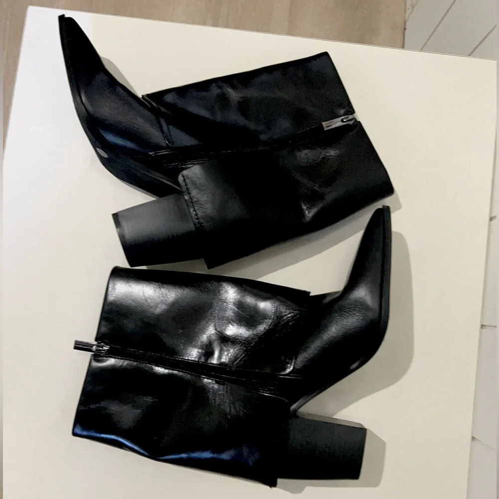 Vince Camuto NWOT Alolison Mid-Calf  heeled boots  leather size 9 Black - Picture 3 of 14